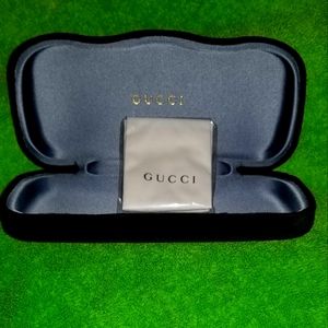 🎩Gucci glasses case with cleaning cloth NWT